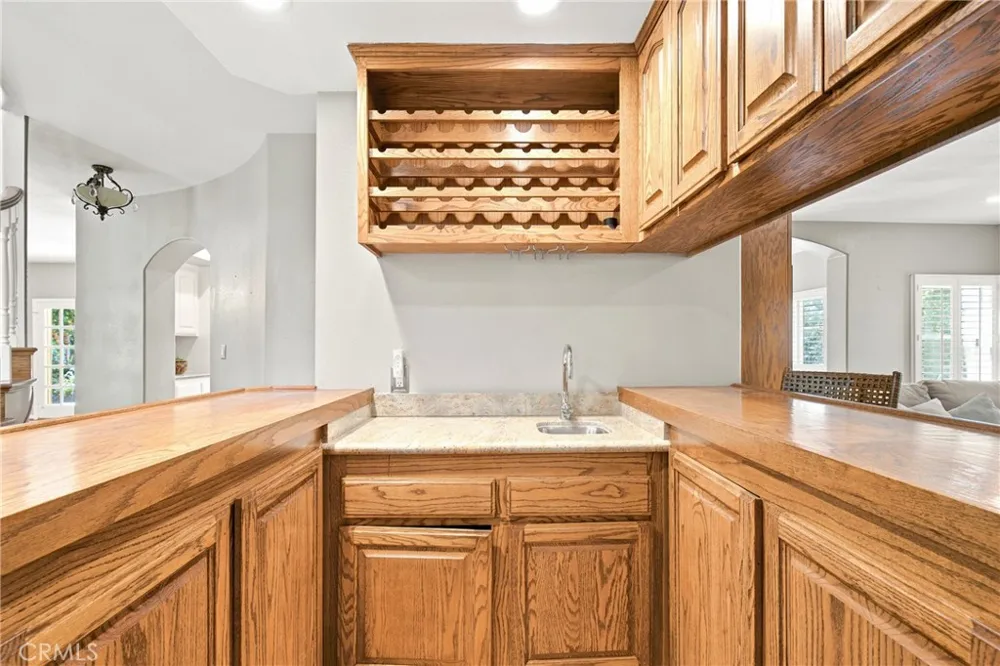 10925 Willowbrae Chatsworth, CA 91311
