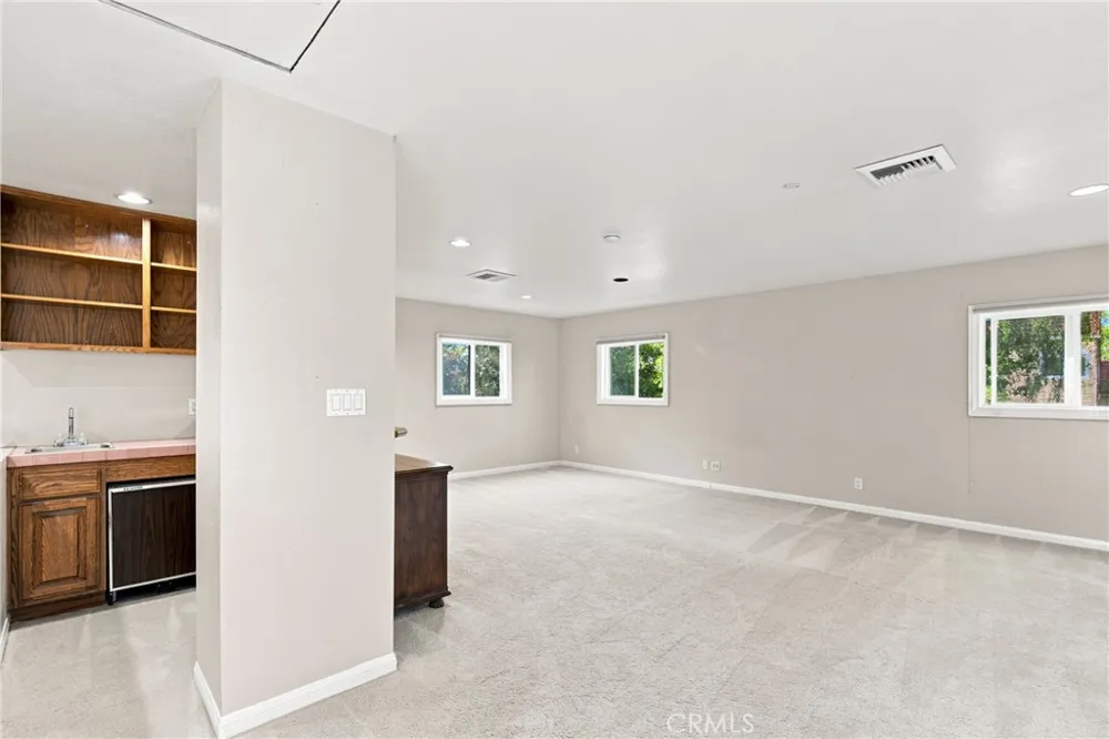 10925 Willowbrae Chatsworth, CA 91311