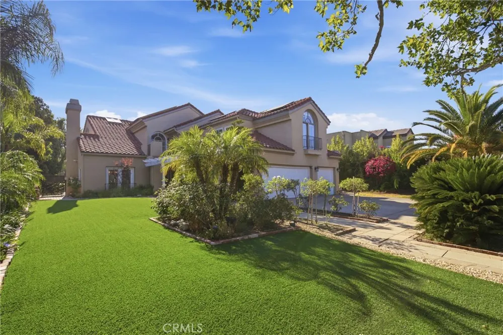 10925 Willowbrae Chatsworth, CA 91311