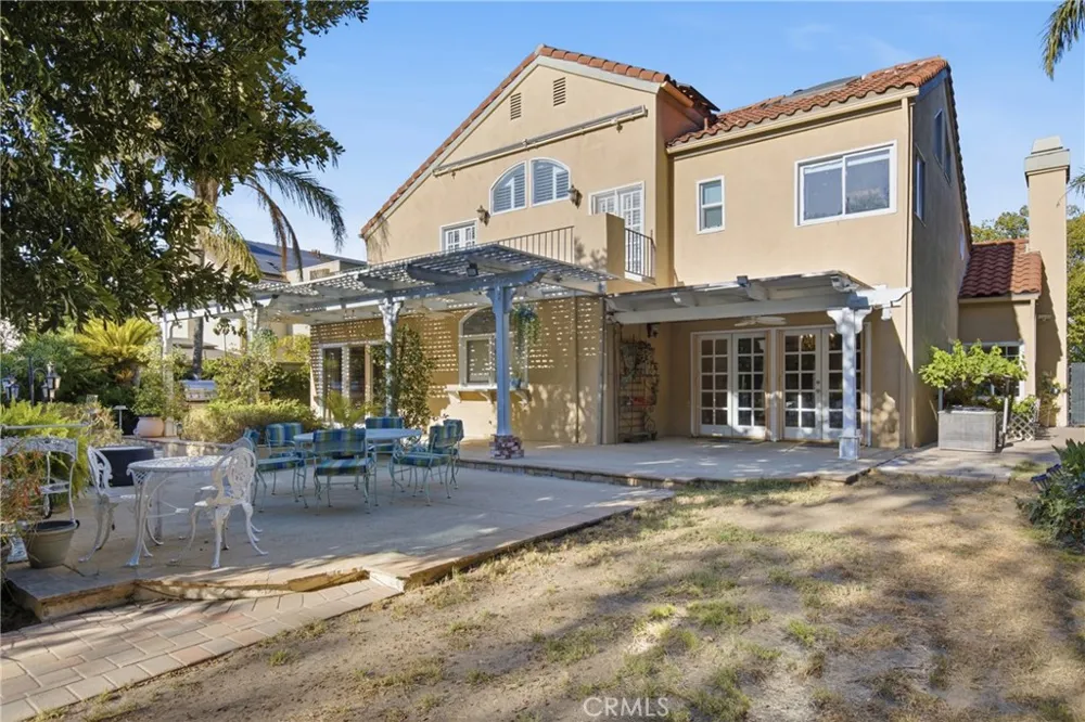 10925 Willowbrae Chatsworth, CA 91311