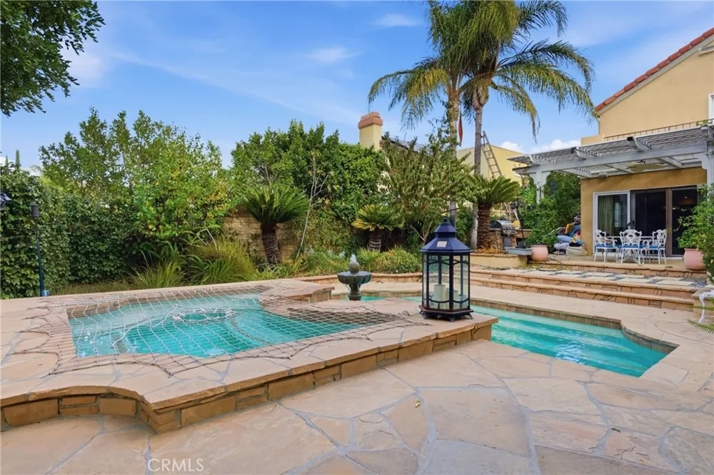 10925 Willowbrae Chatsworth, CA 91311