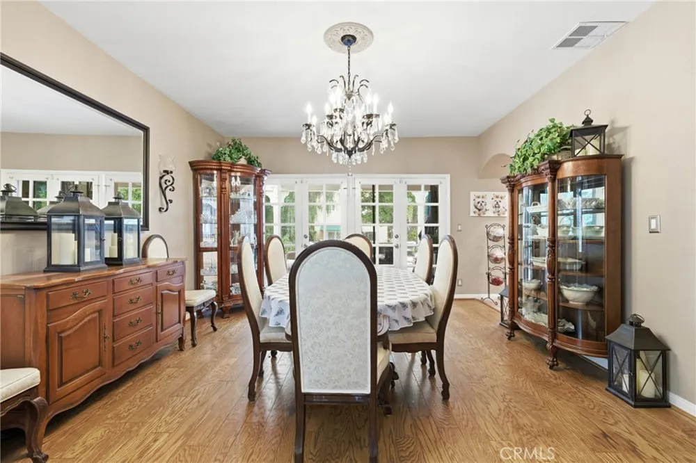 10925 Willowbrae Chatsworth, CA 91311