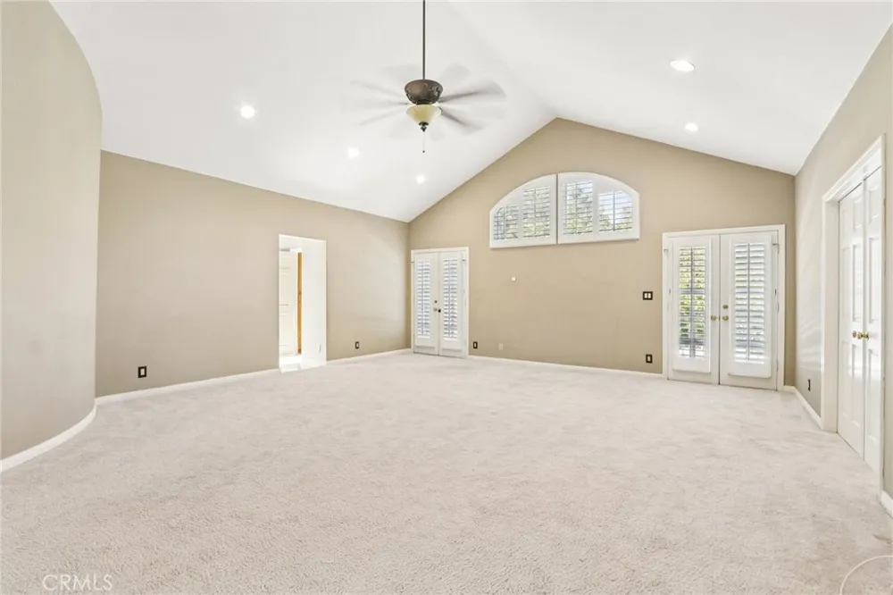 10925 Willowbrae Chatsworth, CA 91311