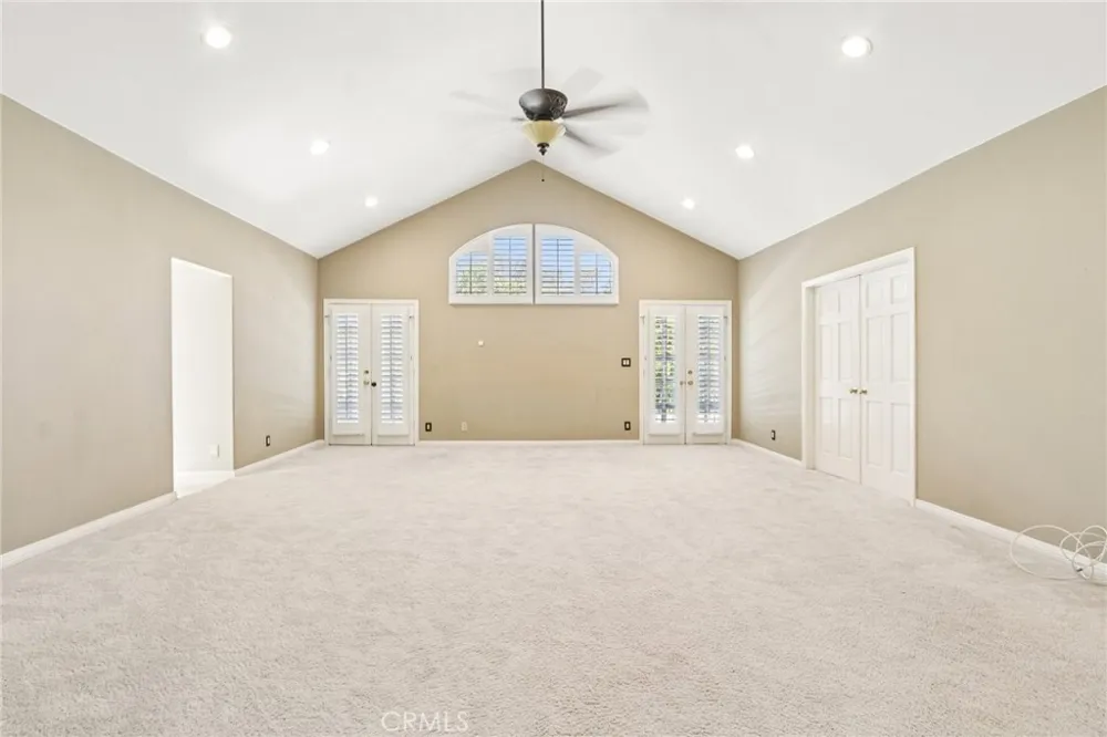 10925 Willowbrae Chatsworth, CA 91311