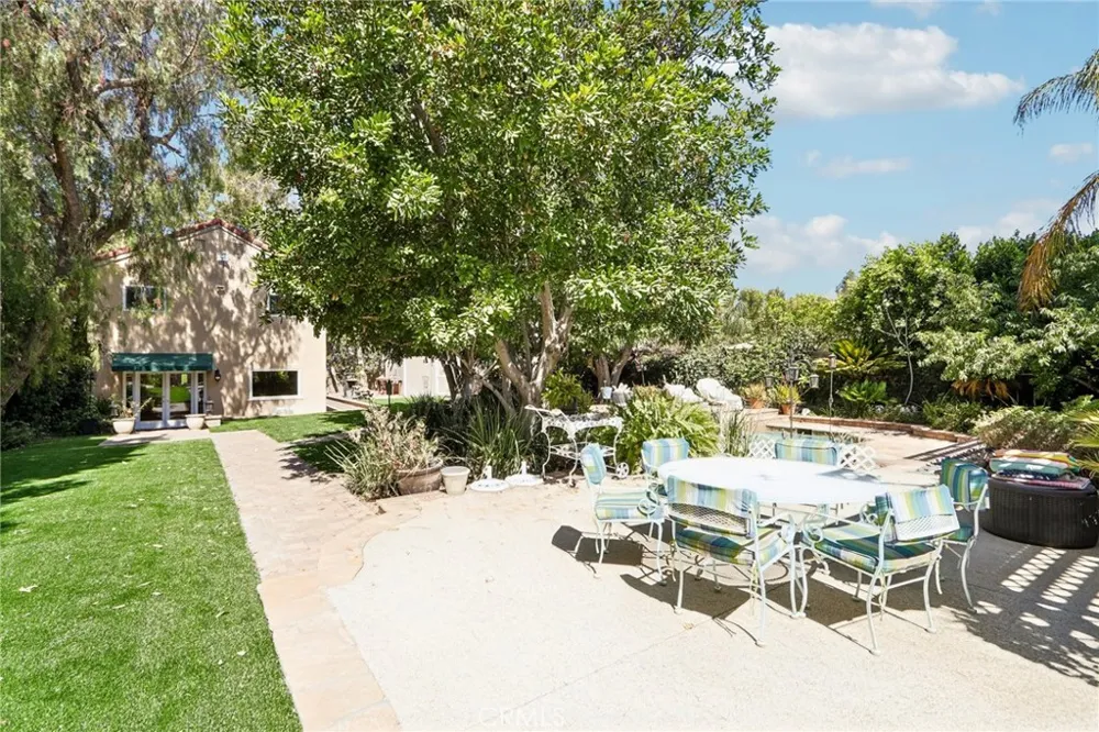 10925 Willowbrae Chatsworth, CA 91311