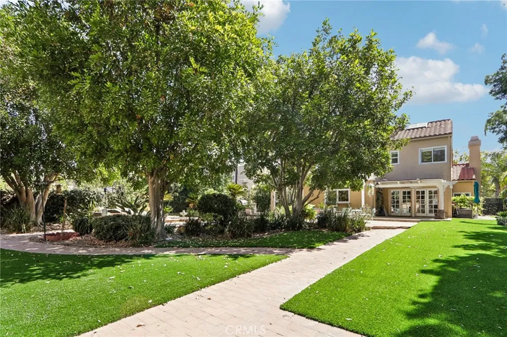 10925 Willowbrae Chatsworth, CA 91311