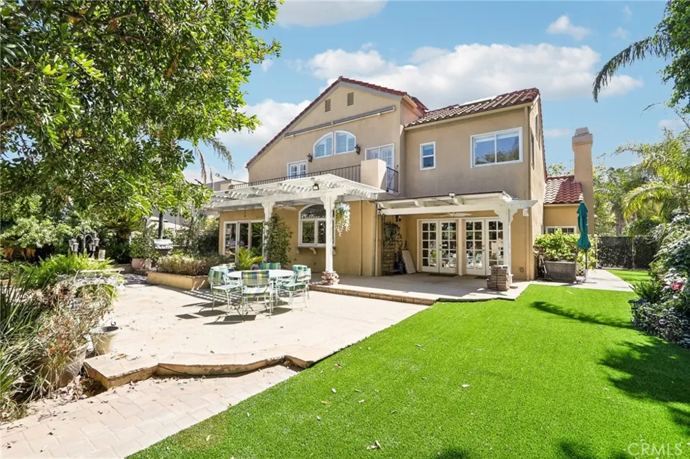 10925 Willowbrae Chatsworth, CA 91311