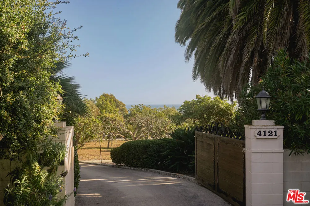 4121 Creciente Drive Santa Barbara, CA 93110