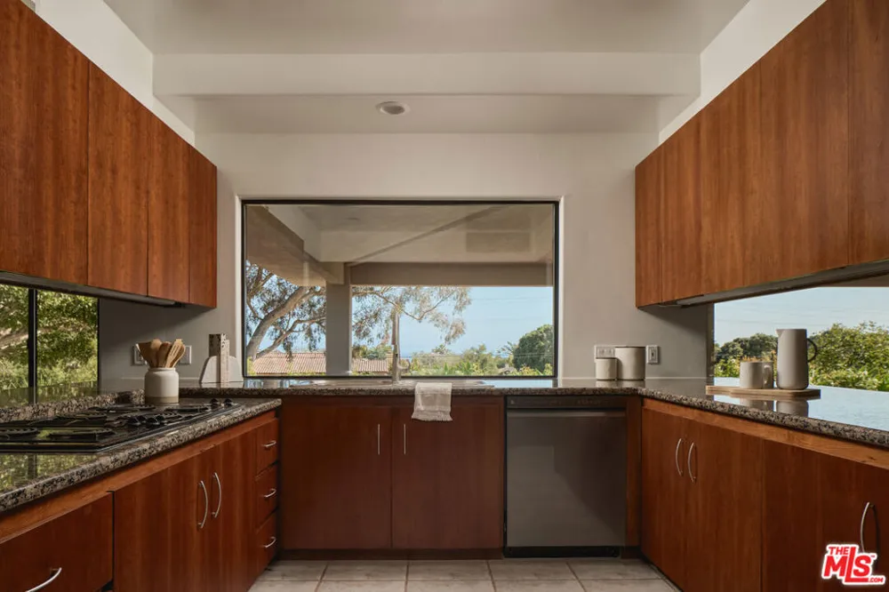 3236 Braemar Drive Santa Barbara, CA 93109