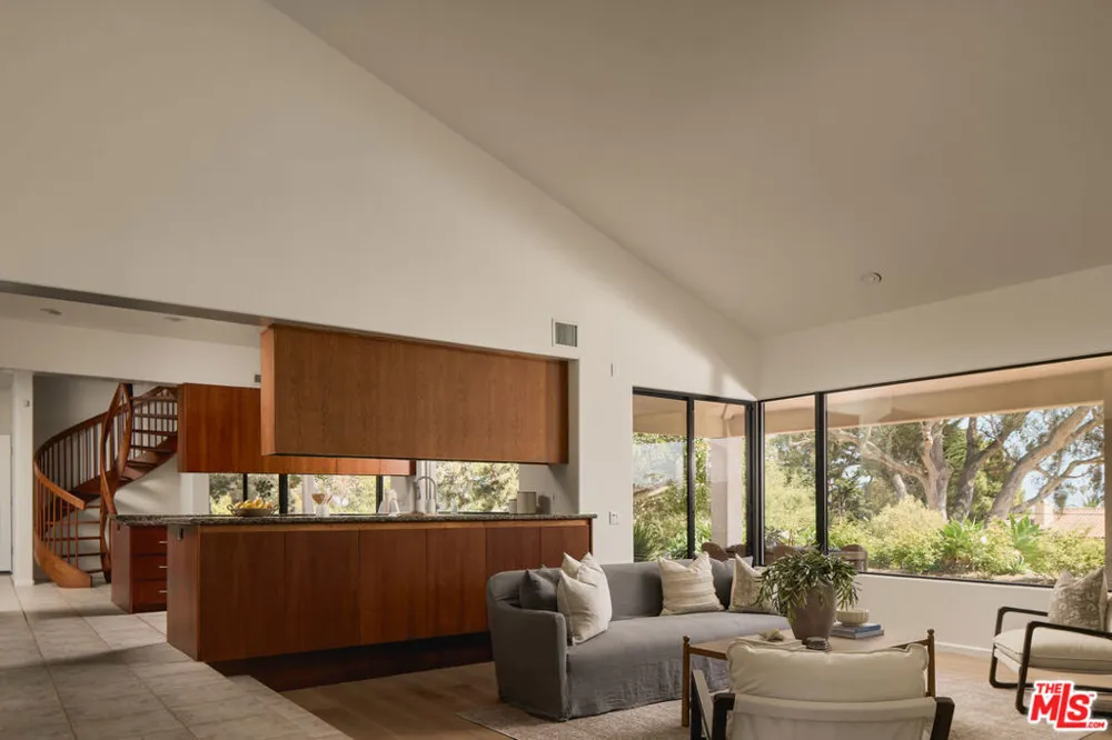 3236 Braemar Drive Santa Barbara, CA 93109