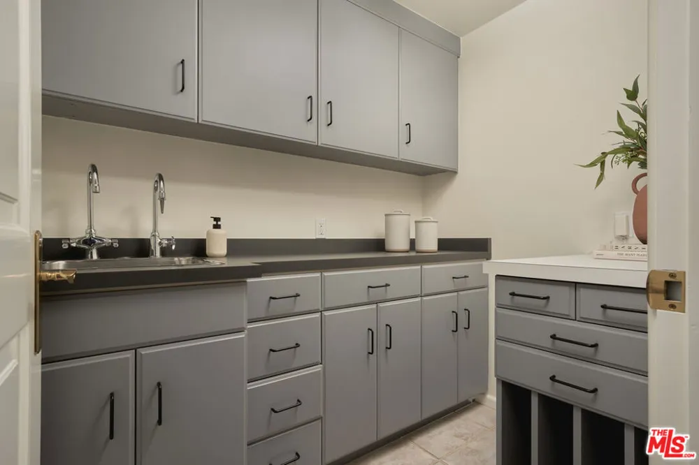 3236 Braemar Drive Santa Barbara, CA 93109