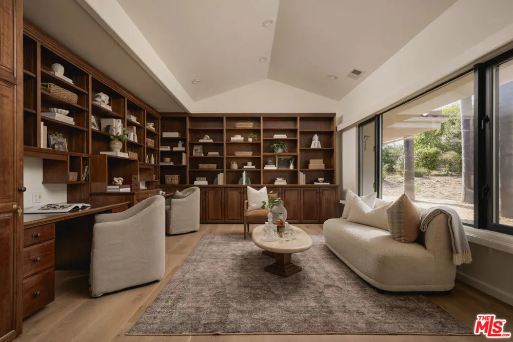 3236 Braemar Drive Santa Barbara, CA 93109