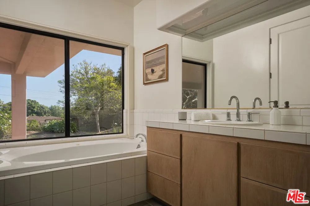 3236 Braemar Drive Santa Barbara, CA 93109