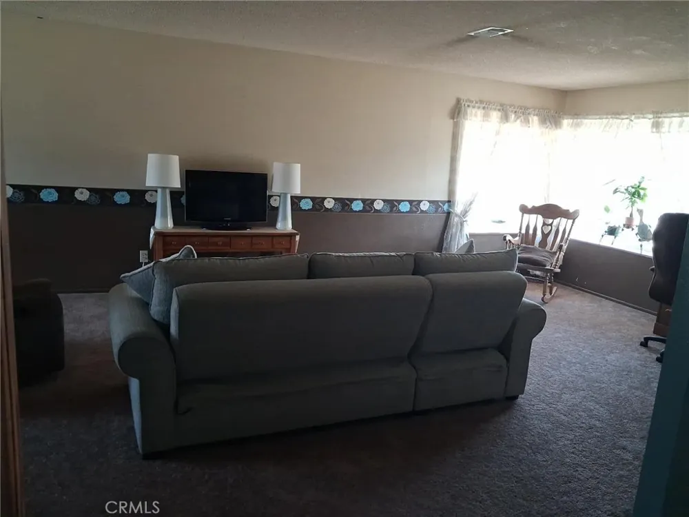 11448 Mojave Drive Jurupa Valley, CA 91752