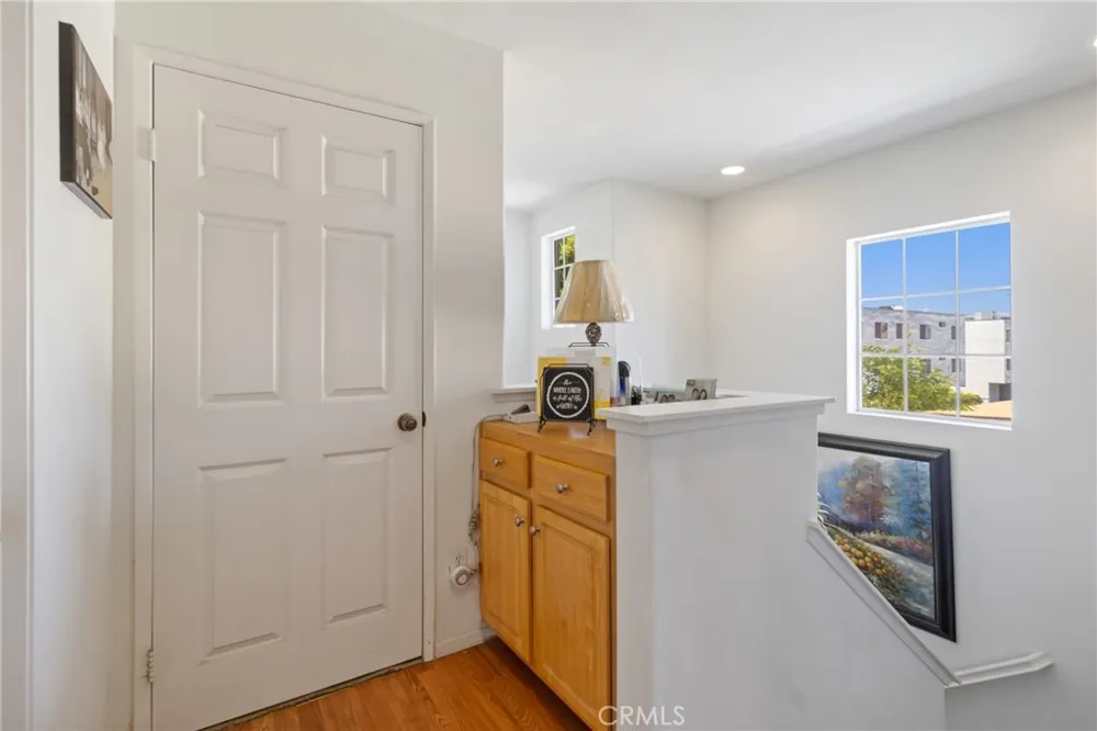 14522 Day Lily Panorama City, CA 91402
