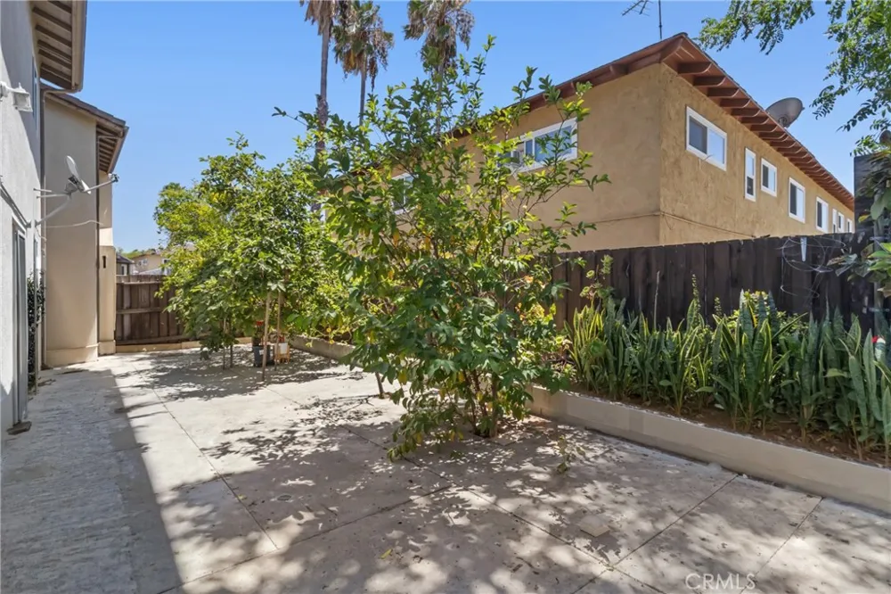 14522 Day Lily Panorama City, CA 91402