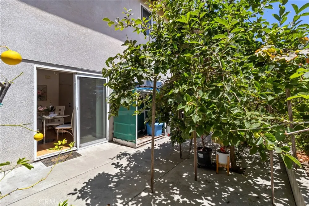 14522 Day Lily Panorama City, CA 91402