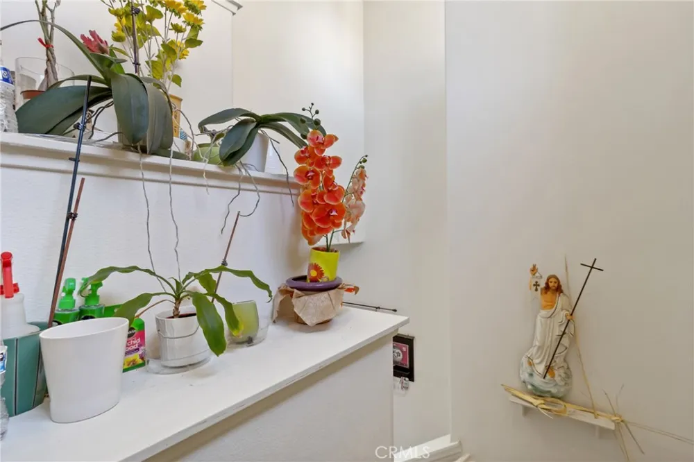 14522 Day Lily Panorama City, CA 91402