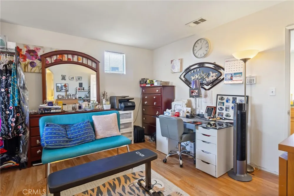 14522 Day Lily Panorama City, CA 91402
