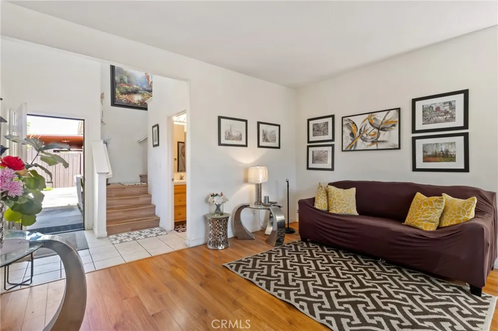 14522 Day Lily Panorama City, CA 91402