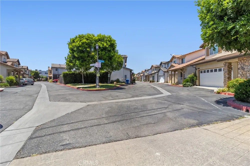 14522 Day Lily Panorama City, CA 91402