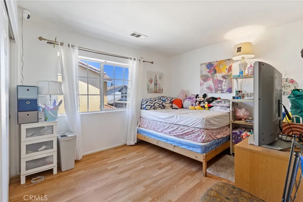 14522 Day Lily Panorama City, CA 91402