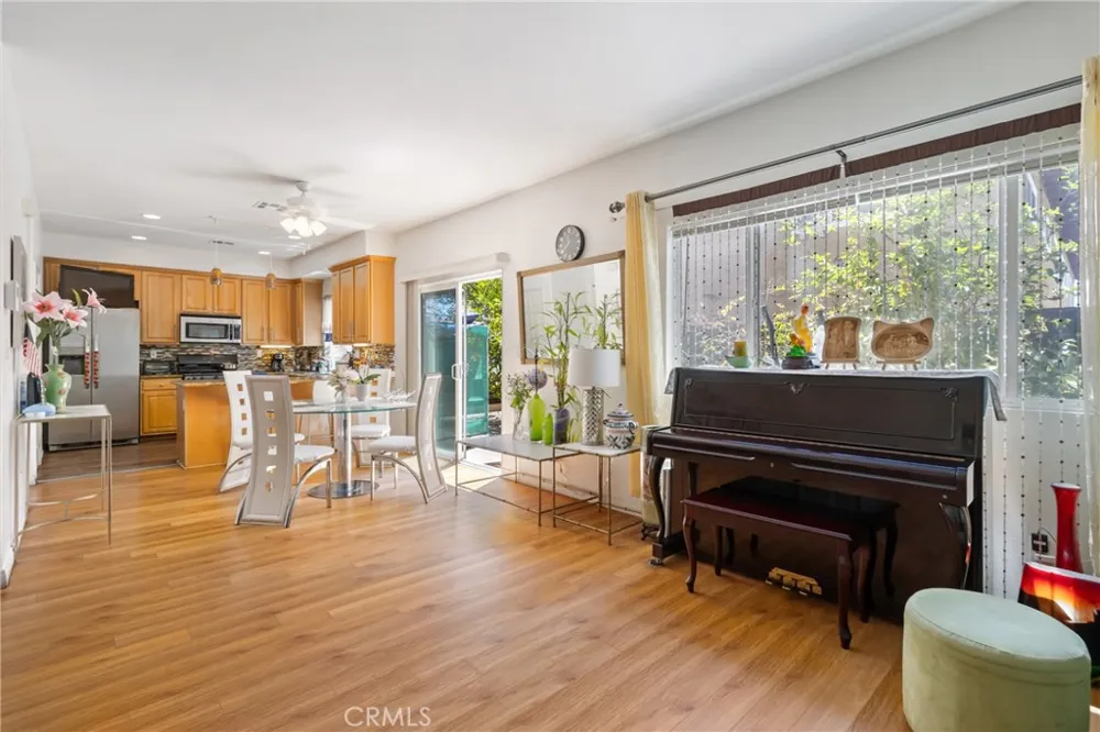 14522 Day Lily Panorama City, CA 91402