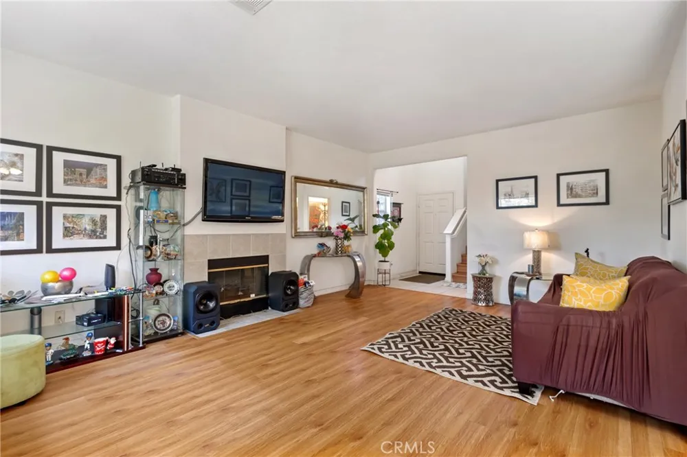 14522 Day Lily Panorama City, CA 91402