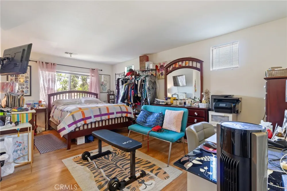 14522 Day Lily Panorama City, CA 91402