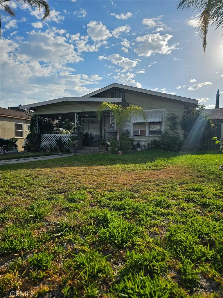 1295 9th Colton, CA 92324