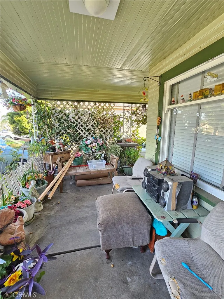 1295 9th Colton, CA 92324