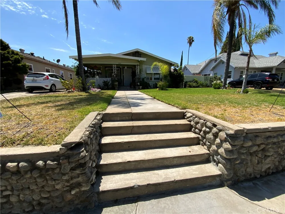 1295 9th Colton, CA 92324
