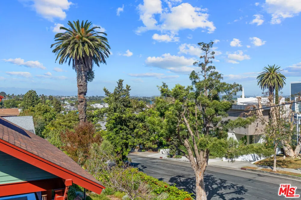 423 Pier Avenue #4 Santa Monica, CA 90405