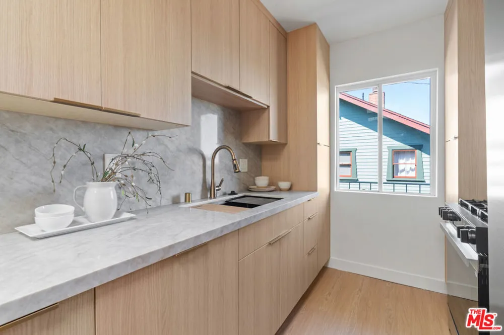 423 Pier Avenue #4 Santa Monica, CA 90405
