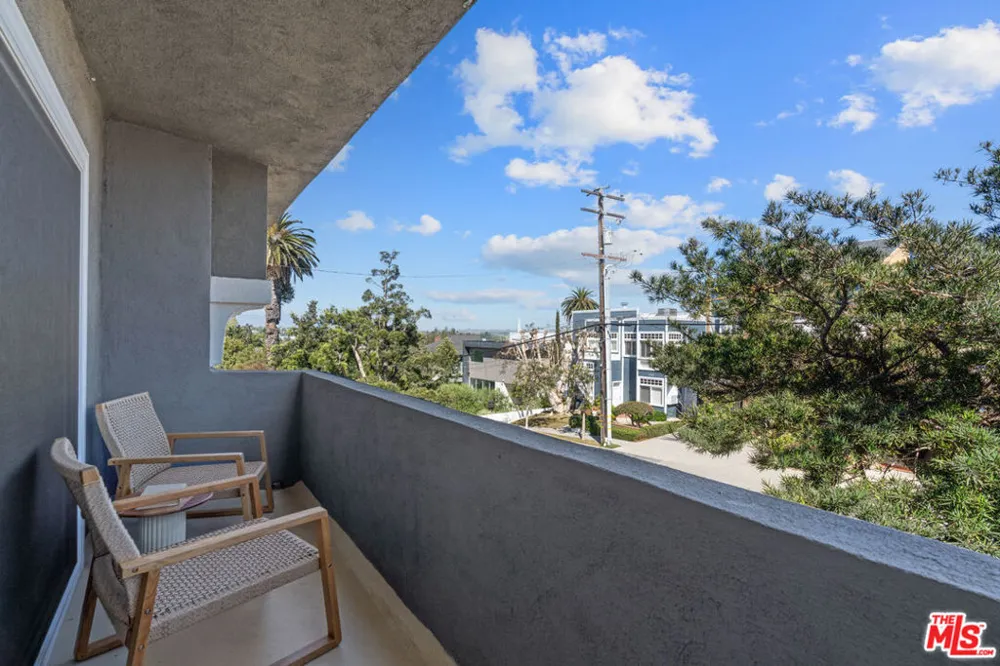 423 Pier Avenue #4 Santa Monica, CA 90405