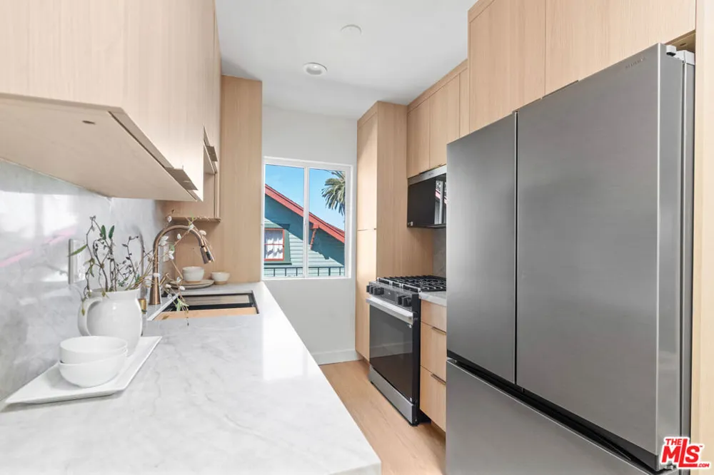 423 Pier Avenue #4 Santa Monica, CA 90405