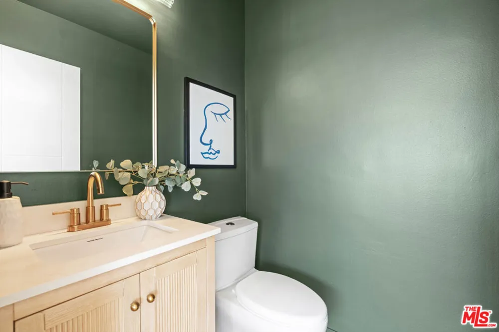 423 Pier Avenue #4 Santa Monica, CA 90405
