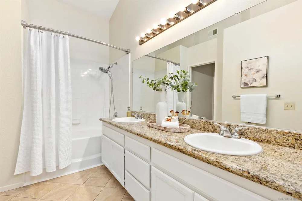 11184 Portobelo Dr San Diego, CA 92124