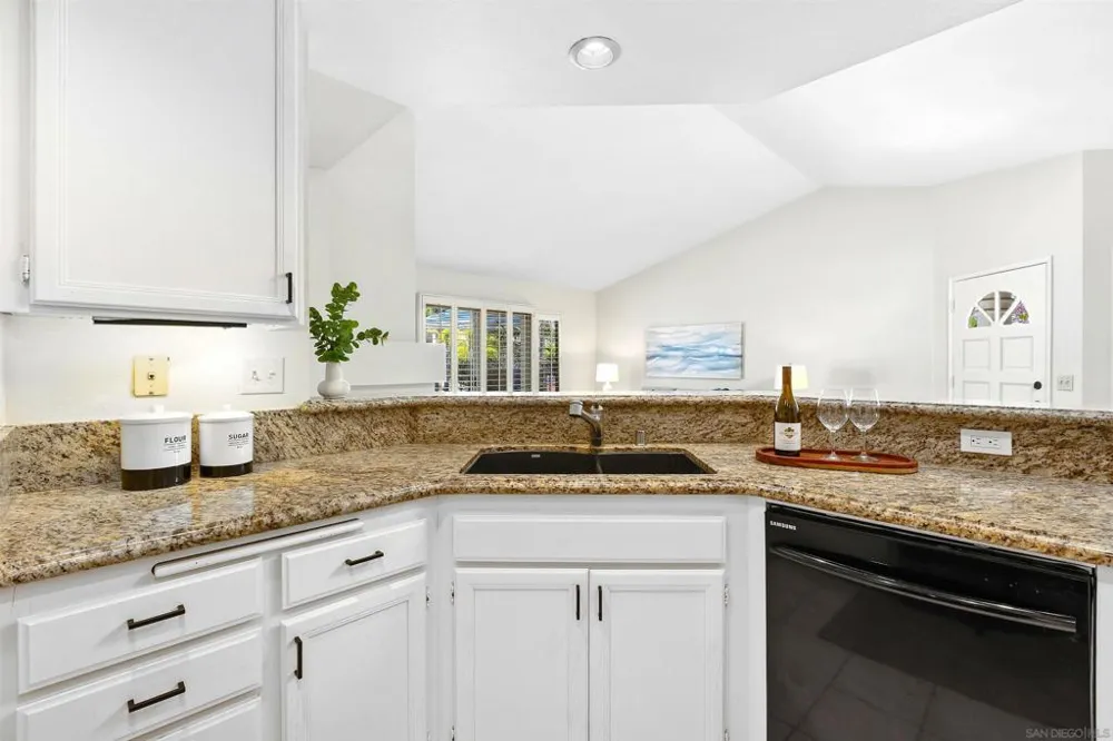 11184 Portobelo Dr San Diego, CA 92124