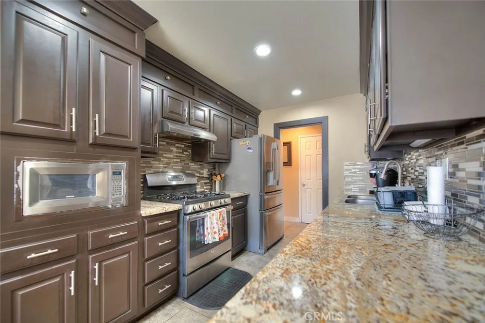 8723 Larkin Court Riverside, CA 92503
