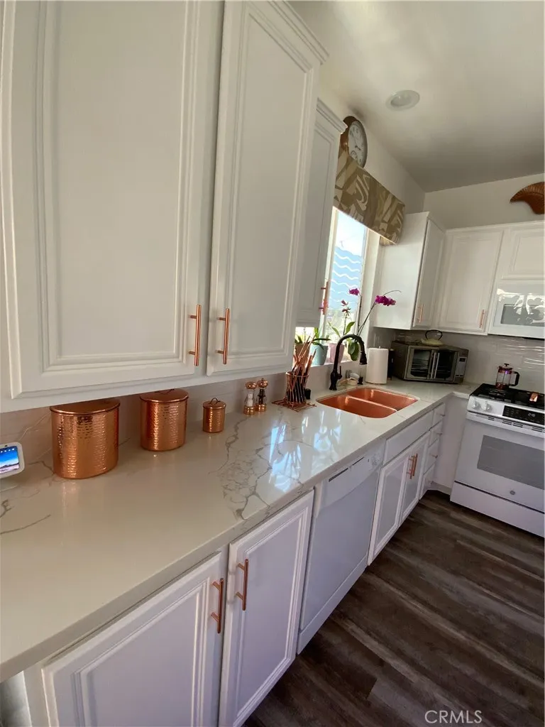 12438 Sonoma Drive Pacoima, CA 91331