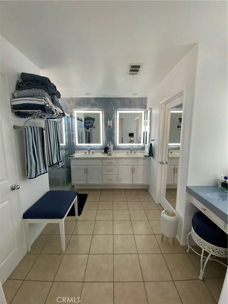 12438 Sonoma Drive Pacoima, CA 91331