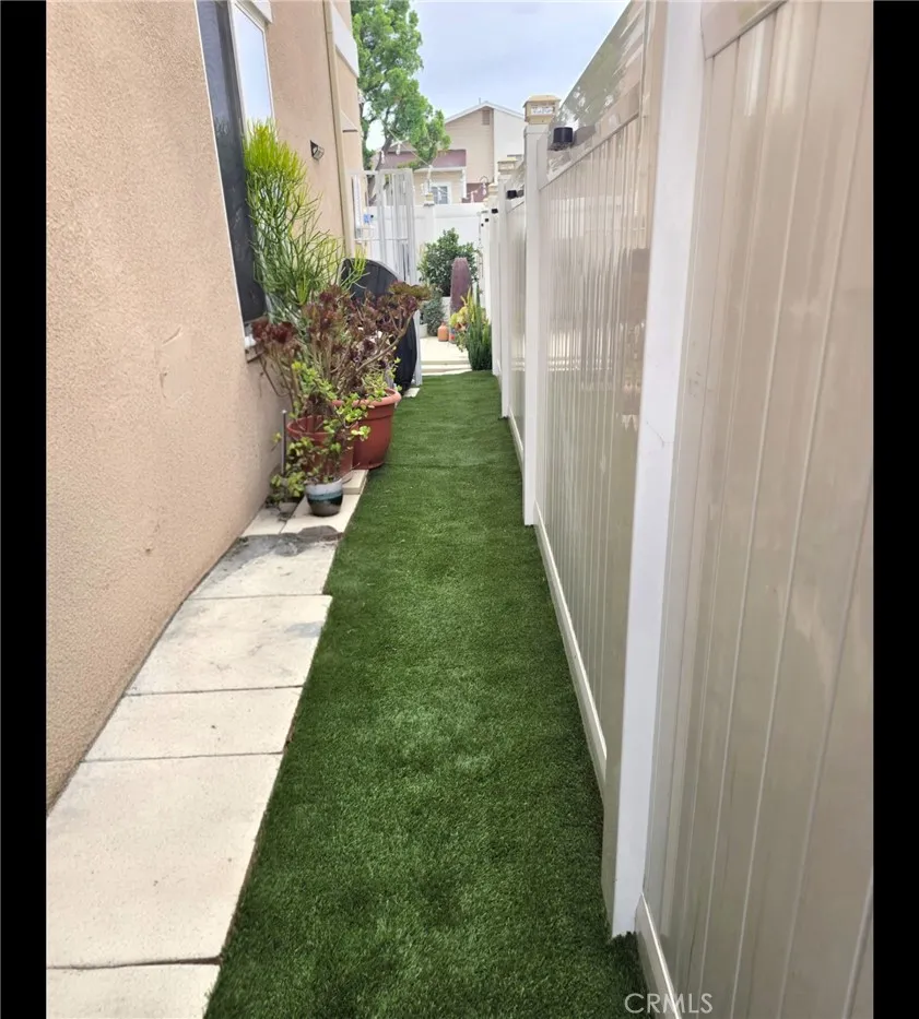 12438 Sonoma Drive Pacoima, CA 91331