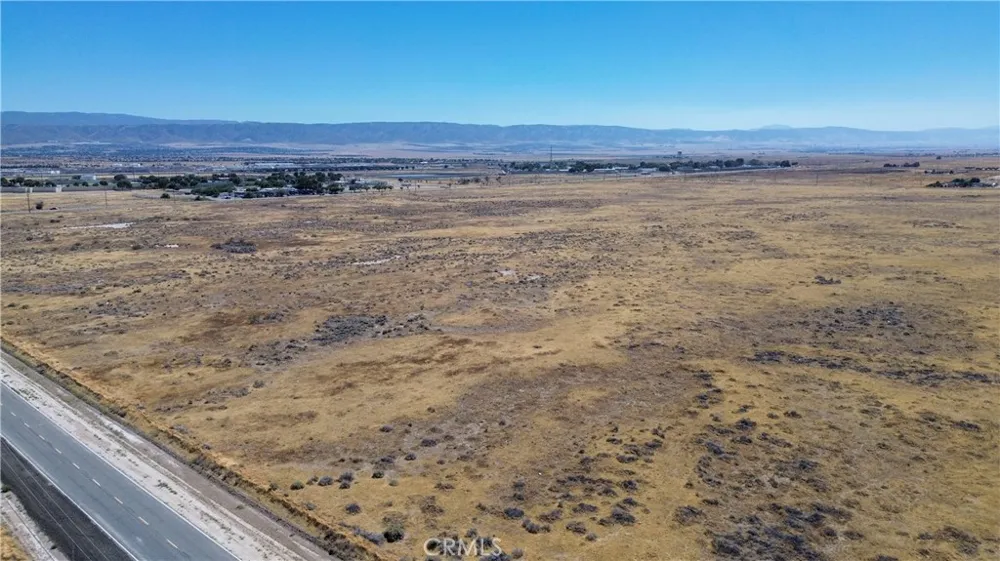 AVE H12 VIC 51 STW Del Sur, CA 93536