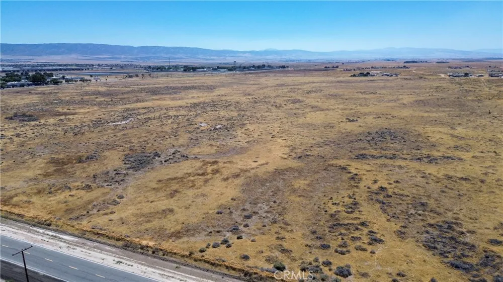AVE H12 VIC 51 STW Del Sur, CA 93536