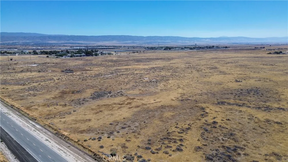AVE H12 VIC 51 STW Del Sur, CA 93536