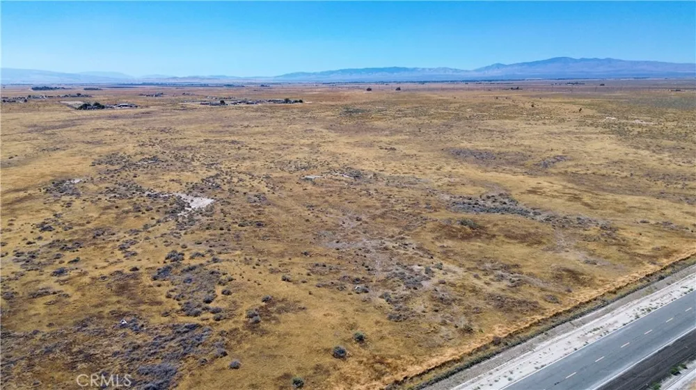 AVE H12 VIC 51 STW Del Sur, CA 93536
