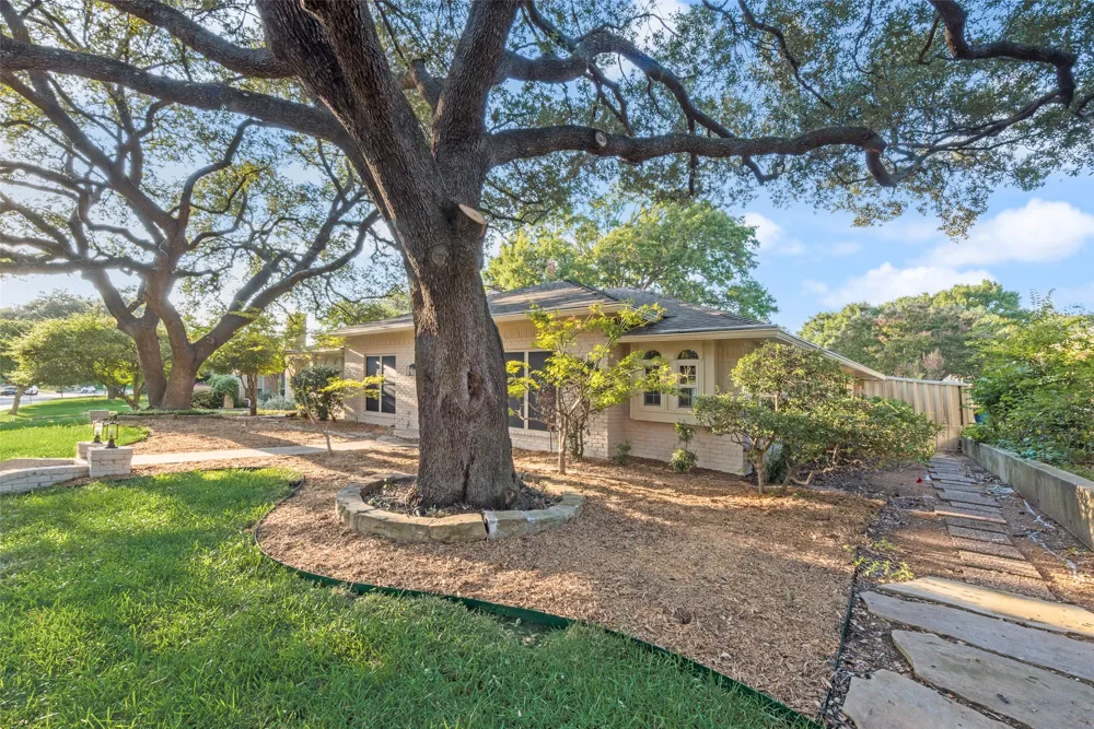 6535 Southpoint Drive Dallas, TX 75248