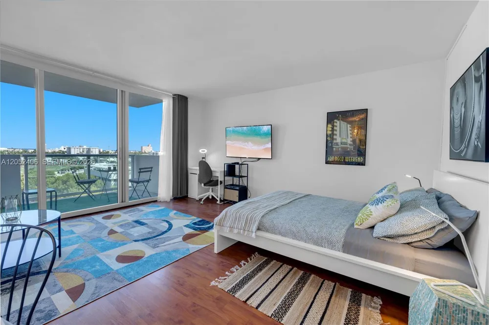 1200 West Ave #811 Miami Beach, FL 33139