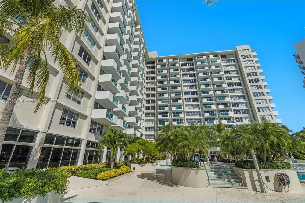 1200 West Ave #811 Miami Beach, FL 33139